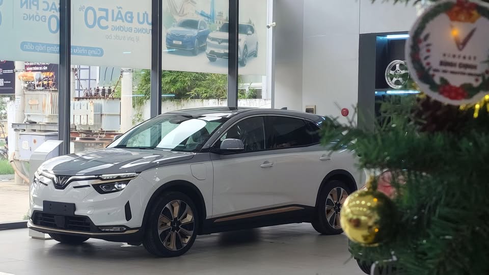 Giá xe VF8 Tháng 6/2025