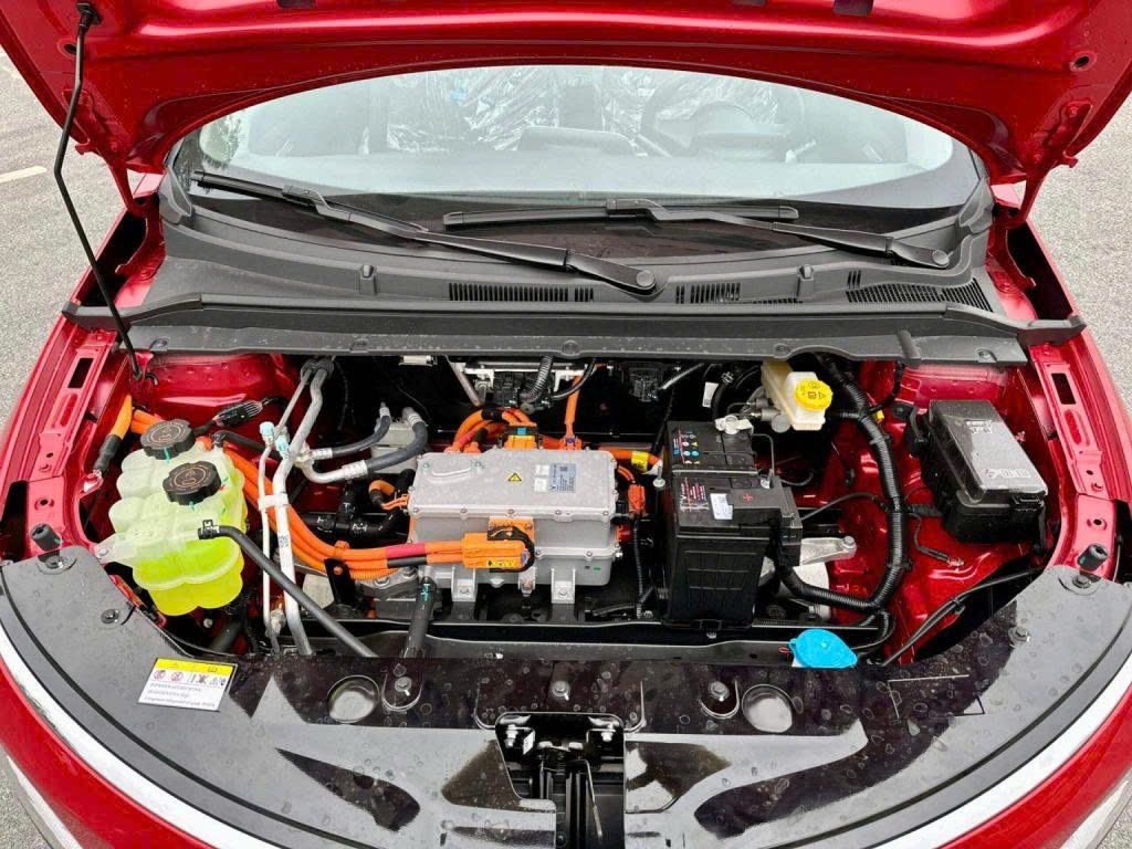 Khoang động cơ Vinfast VF5