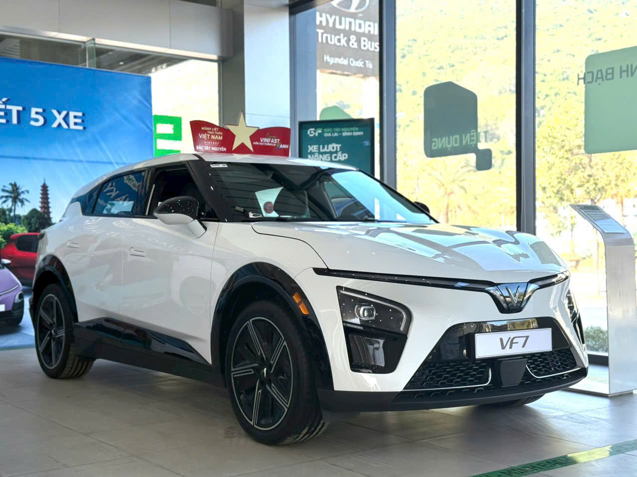 Tổng Quan Vinfast VF7 Plus