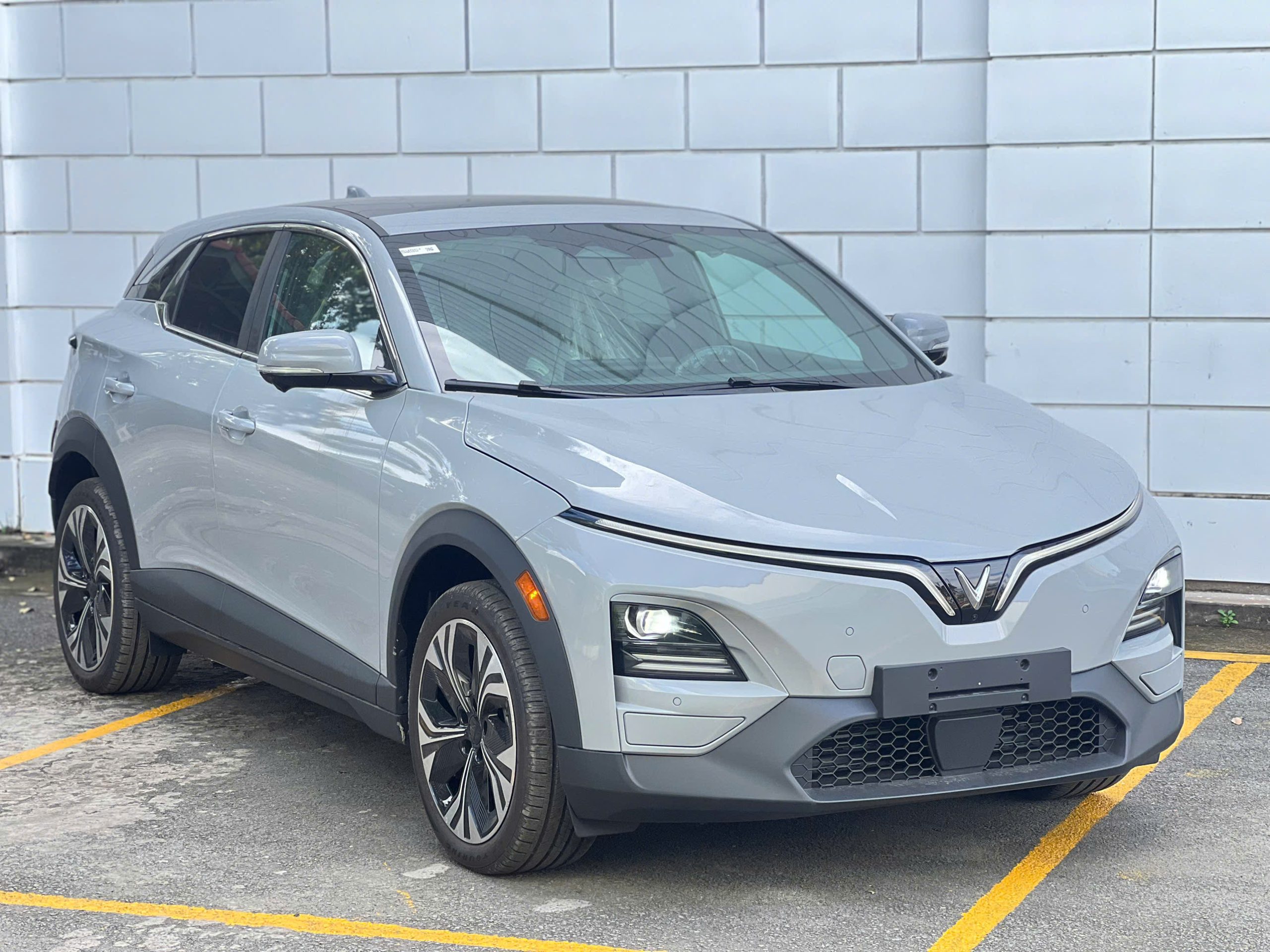 Vinfast VF6 Plus màu xám tuyệt đẹp